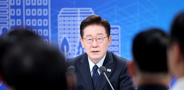 이 대통령, 집값 낮추는 정책에 반발