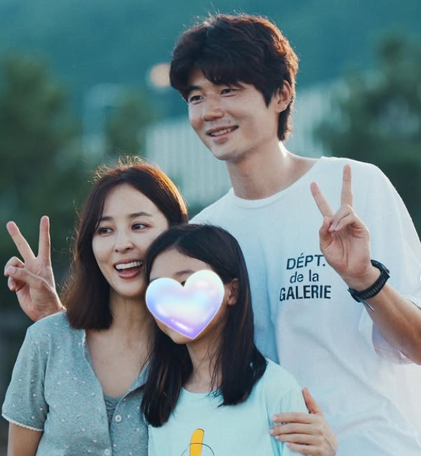 한혜진♥기성용' 딸도 유튜버였다…연예인 미모에 끼까지 다 가졌네 ('김강우')