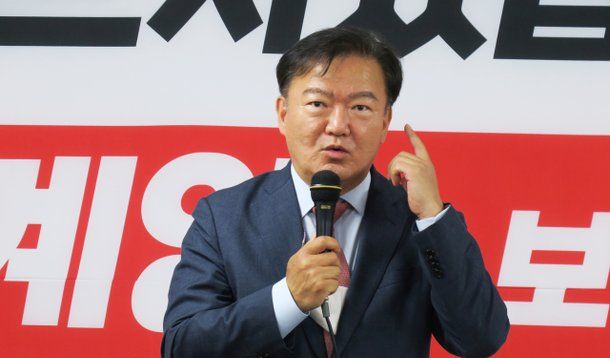 민경욱, SNS에 직접 메시지…죽은 줄 알았습니다